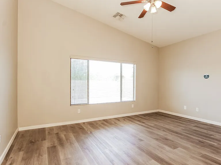 7154 W Globe Ave — Photo 8
