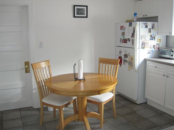 2nd image of 3340 N Leavitt St APT 3
