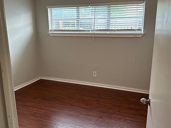 5th image of 5012 Ennis St APT 2