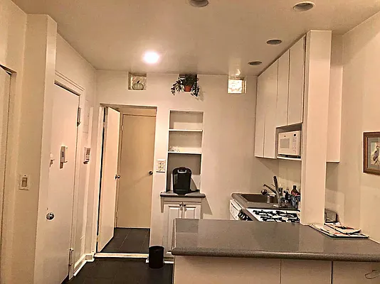 Rented by Manhattan Flats | media 24