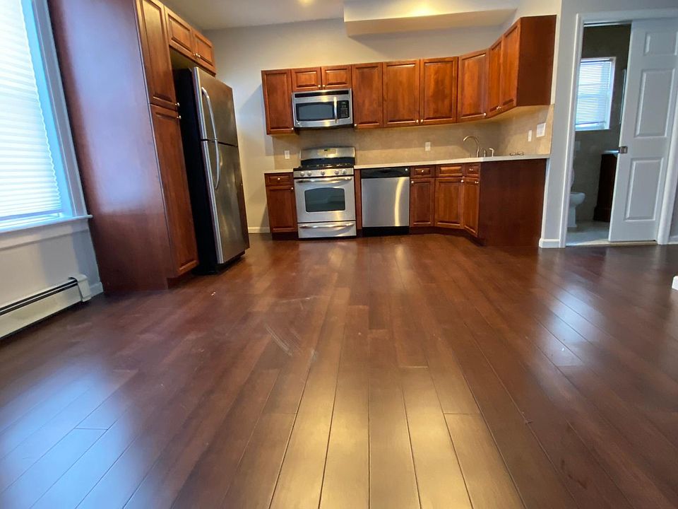 1st image of 8764 125th St Floor 1