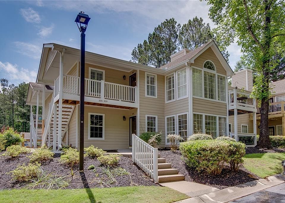 1st image of 307 Berkeley Woods Dr