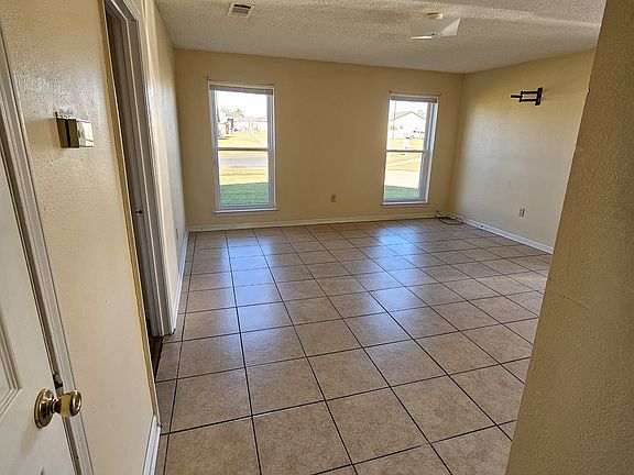 4th image of 5250 Fullerton Ave APT B