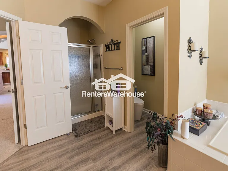 1900 Enfield Ct — Photo 26