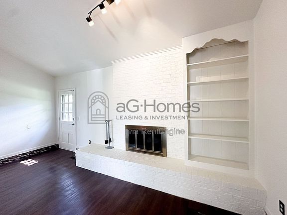 2nd image of 909 Cherrywood Ln