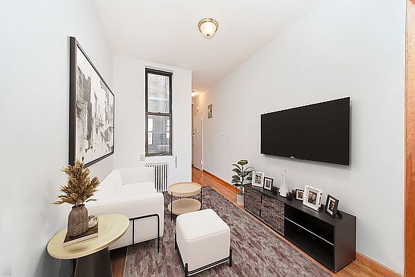1st image of 462 9th Ave APT 8
