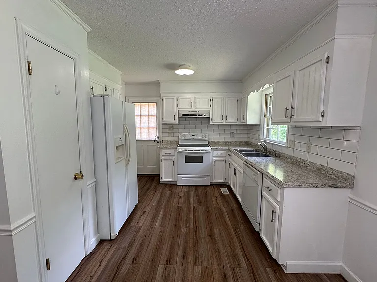 315 Pine Rd — Photo 4