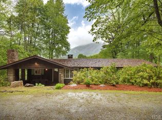 519 Round Hill Rd, Sapphire, NC 28774