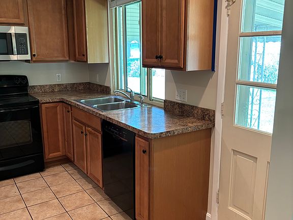 4th image of 6581 Forest Glen Ave