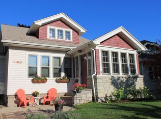 2219 N 68th St, Wauwatosa, WI 53213