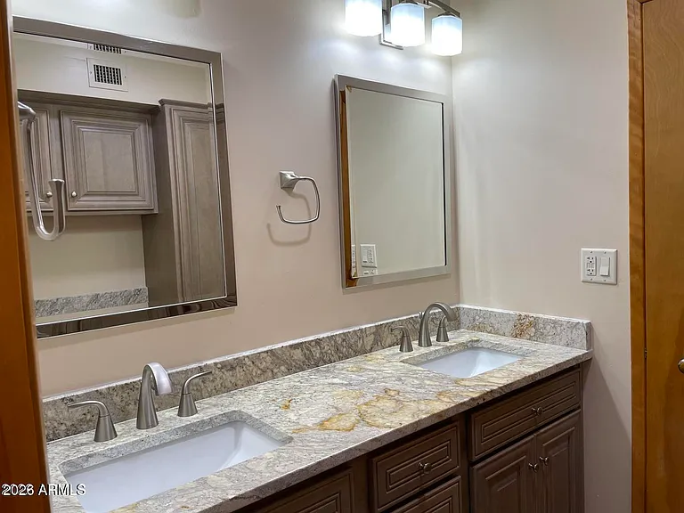 375 S Buena Vista Ave — Photo 12