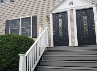 1384 5th St APT A, Waynesboro, VA