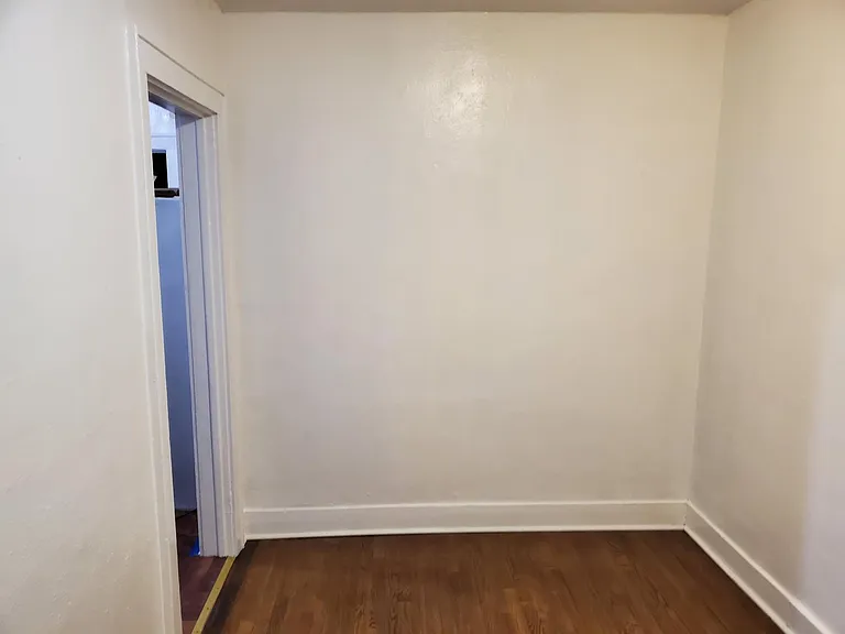 2322 Kent Ave — Photo 5