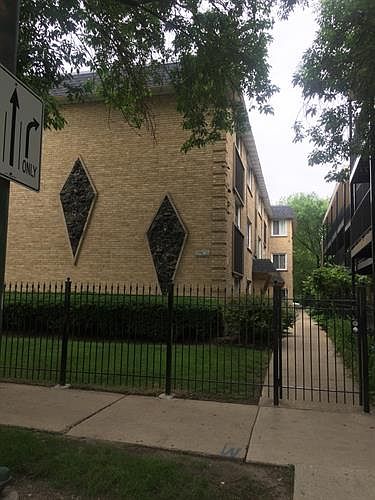 1st image of 1926 W Pratt Blvd #2C