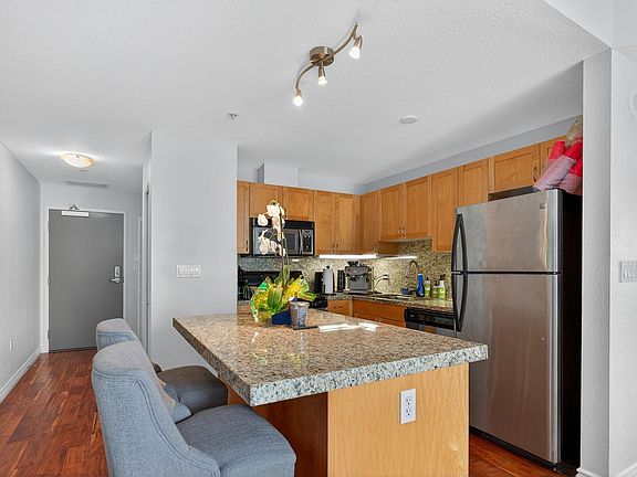 3rd image of 1240 India St Unit 618