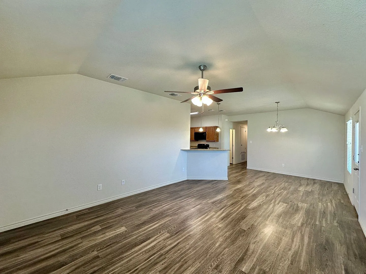 3323 Stonewall Drive — Photo 3