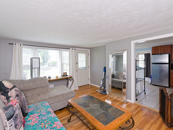 5th image of 799 Franklin St