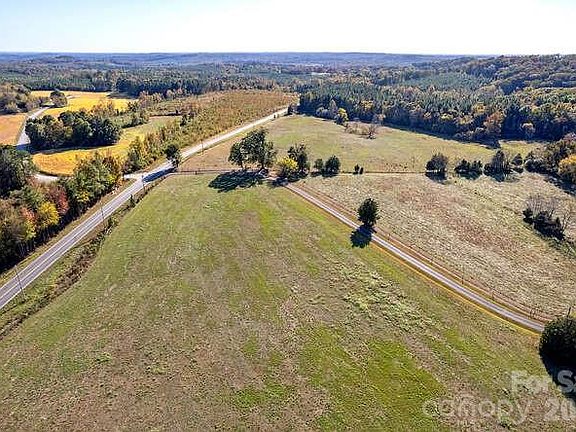 3rd image of 44333 Stony Gap Rd