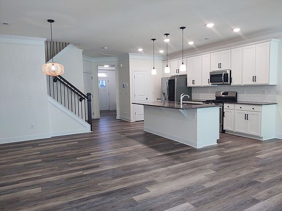 5th image of 2235 Blewett Dr