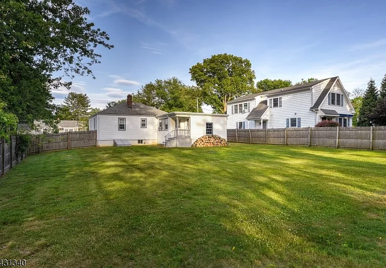 10 Lake Dr — Photo 39