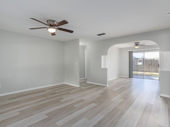 4th image of 585 Escobar Ave NW