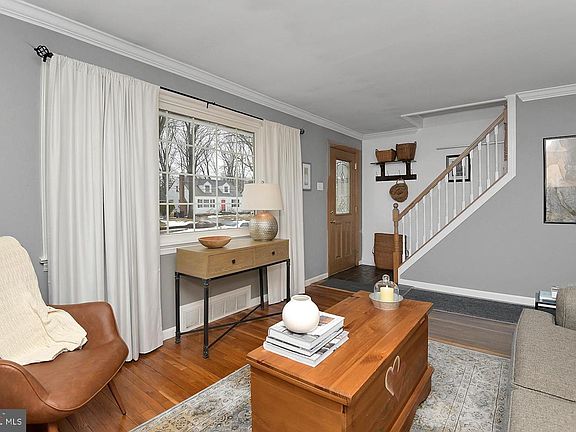 5th image of 56 Ridgewood Ave