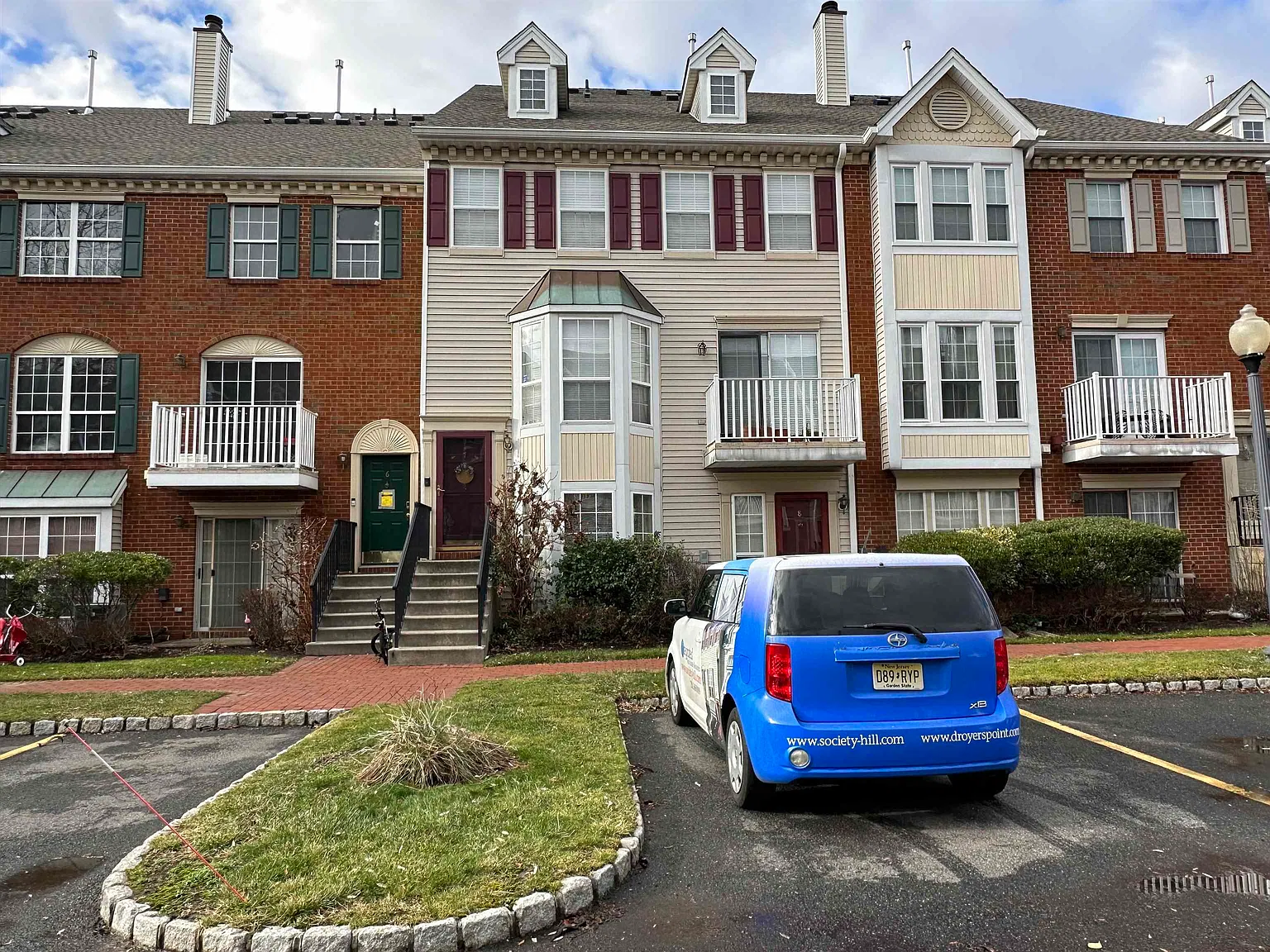 2 bed, 2.5 bath, 1286 sqft, $3,000 — Photo 1