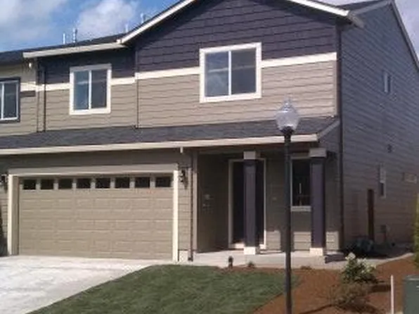 2735 Mill Creek Ln, Hubbard, OR 97032