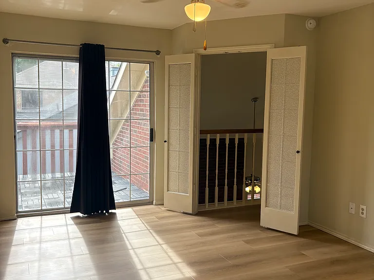 633 Raintree Cir — Photo 14