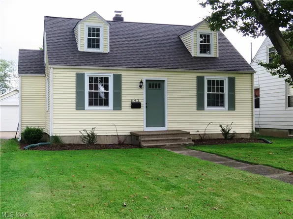 843 Warwick Dr, Sheffield Lake, OH 44054