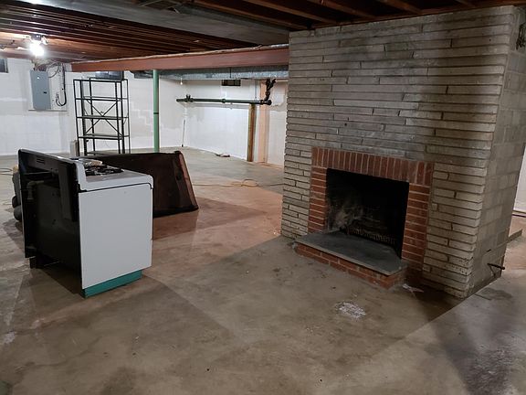 4th image of 7 Villa Dr