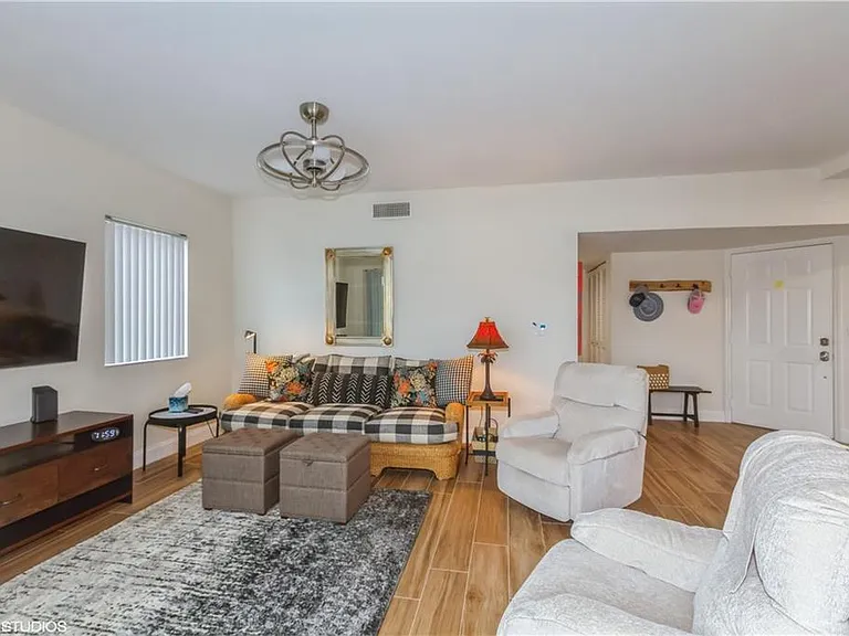 2671 Citrus Lake Dr #E-201 — Photo 8