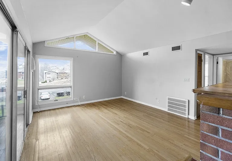 101 Waldorf Pkwy #14 — Photo 6