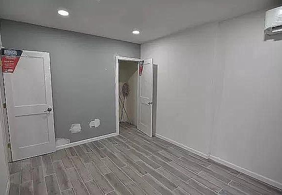 4th image of 131 E 110th St #Basement