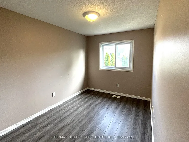 300 Activa Ave — Photo 6