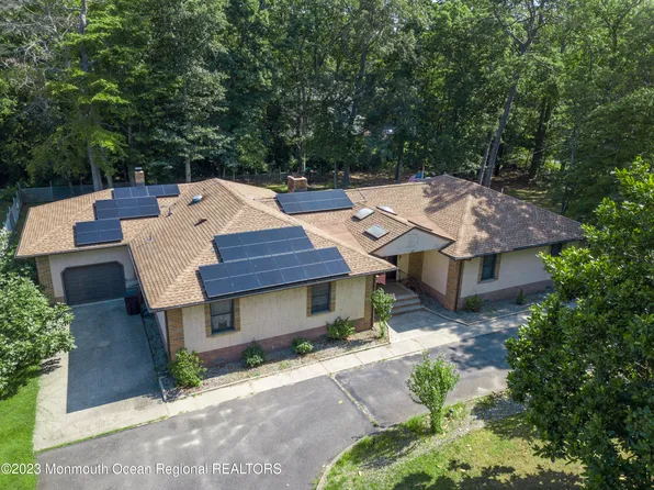 147 Serpentine Drive E, Bayville, NJ 08721