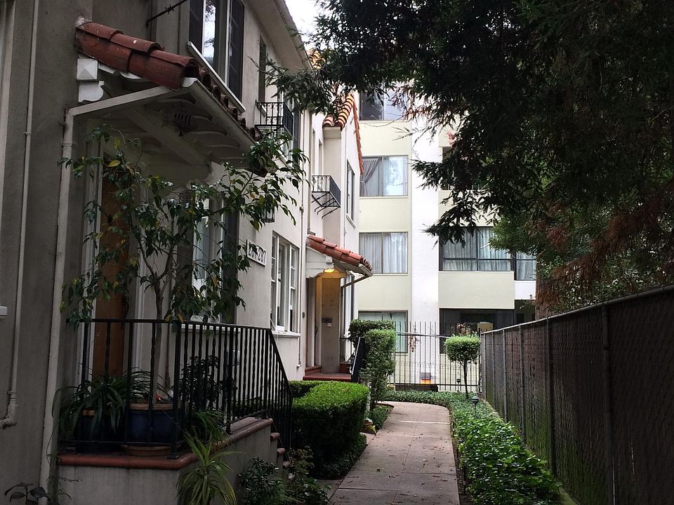 1st image of 287 Wayne Ave