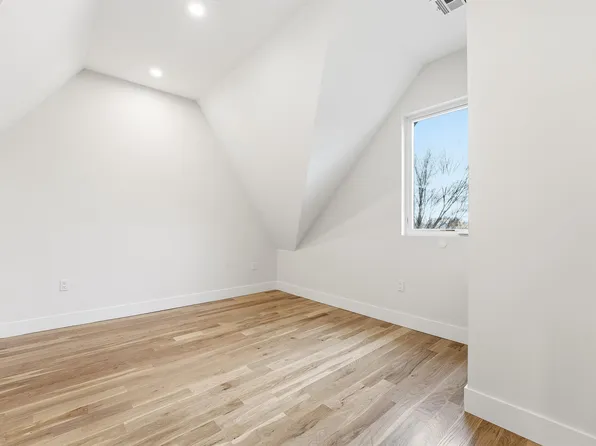 25 Lembeck Avenue image 19 of 26