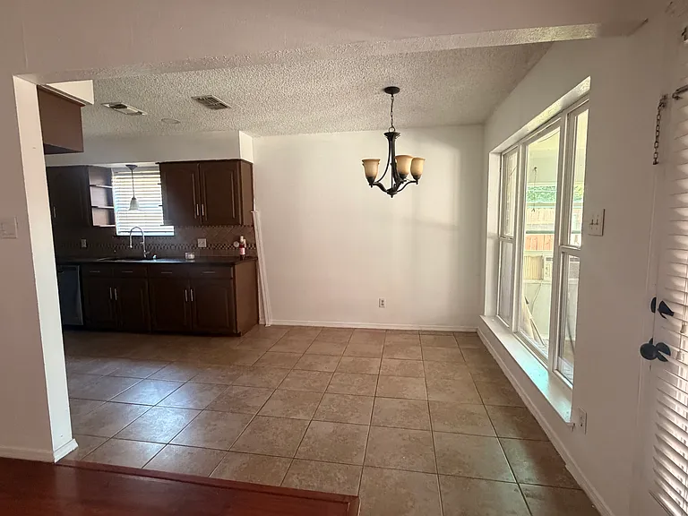 1112 Park Center Ct — Photo 13