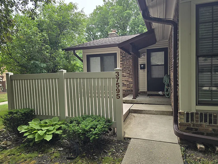 37595 Barkridge Cir — Photo 2