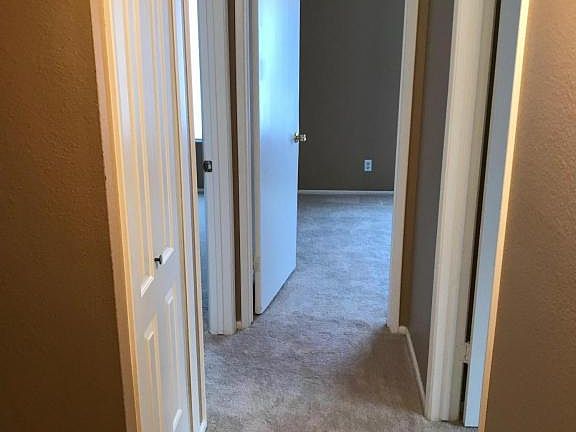 5th image of 609 E Calle Adobe Ln