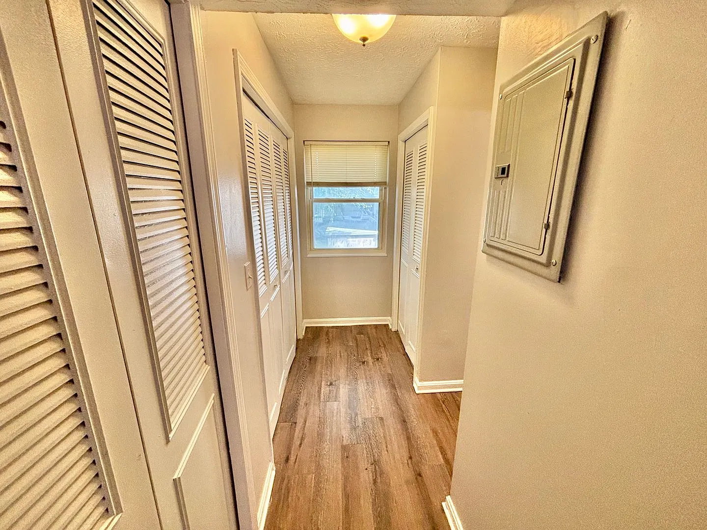 1221 S 3rd St — Photo 1