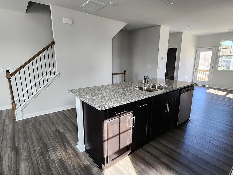 2431 Kasota Ln — Photo 23