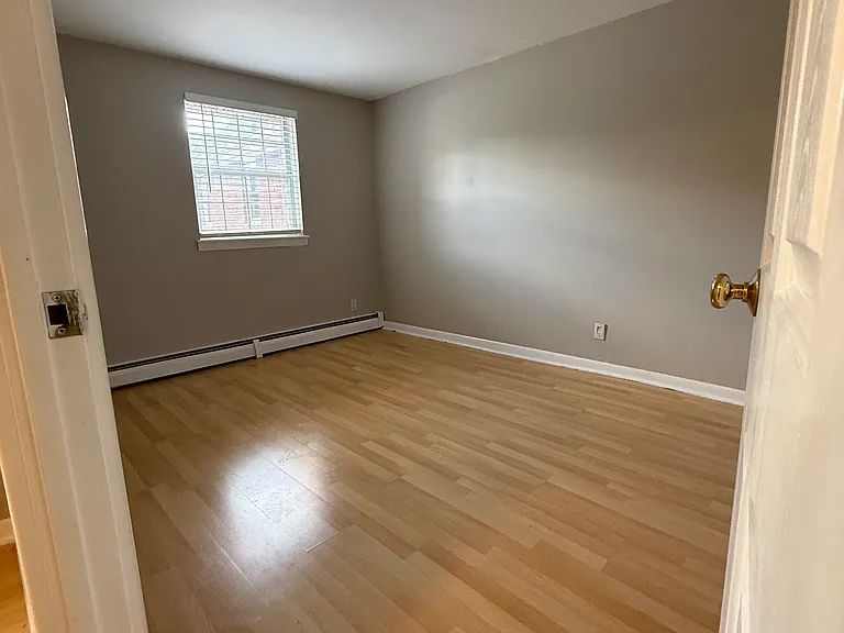 70 Kingston St — Photo 4