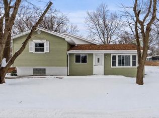 1401 Robin Rd, Valparaiso, IN 46383