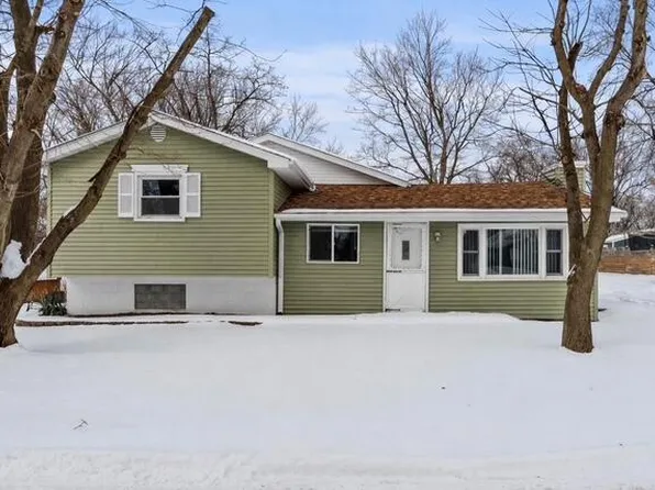 1401 Robin Rd, Valparaiso, IN 46383