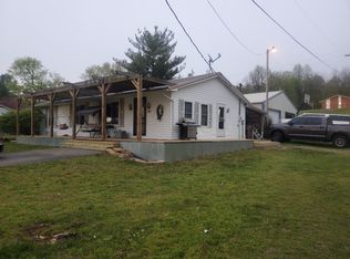 661 N Broadway St, Cave In Rock, IL 62919