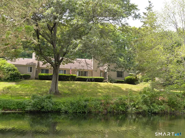 16 Heritage Village #A, Southbury, CT 06488