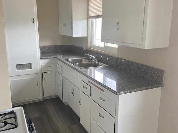 2nd image of 13714 Inglewood Ave #D