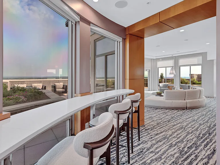 The Cosmopolitan at Reston Town Center — Photo 50